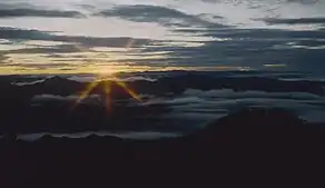 Sonnenaufgang über dem Bukit Pagon