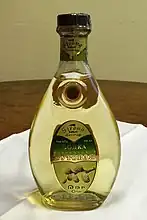 Maulbeer-Wodka - Թթի օղի